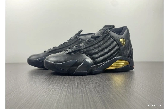 EP 487471-022 14 Defining Jordan - Pack 487471-022 DMP Moments Air Retro 0410